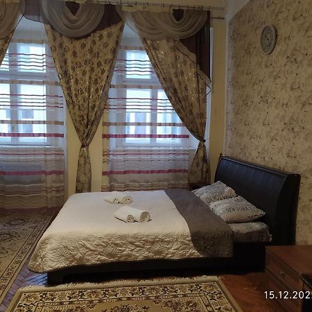 Apartment On Rynok Square Lemberg Exterior foto