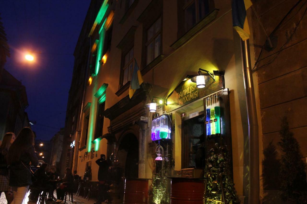 Apartment On Rynok Square Lemberg Exterior foto